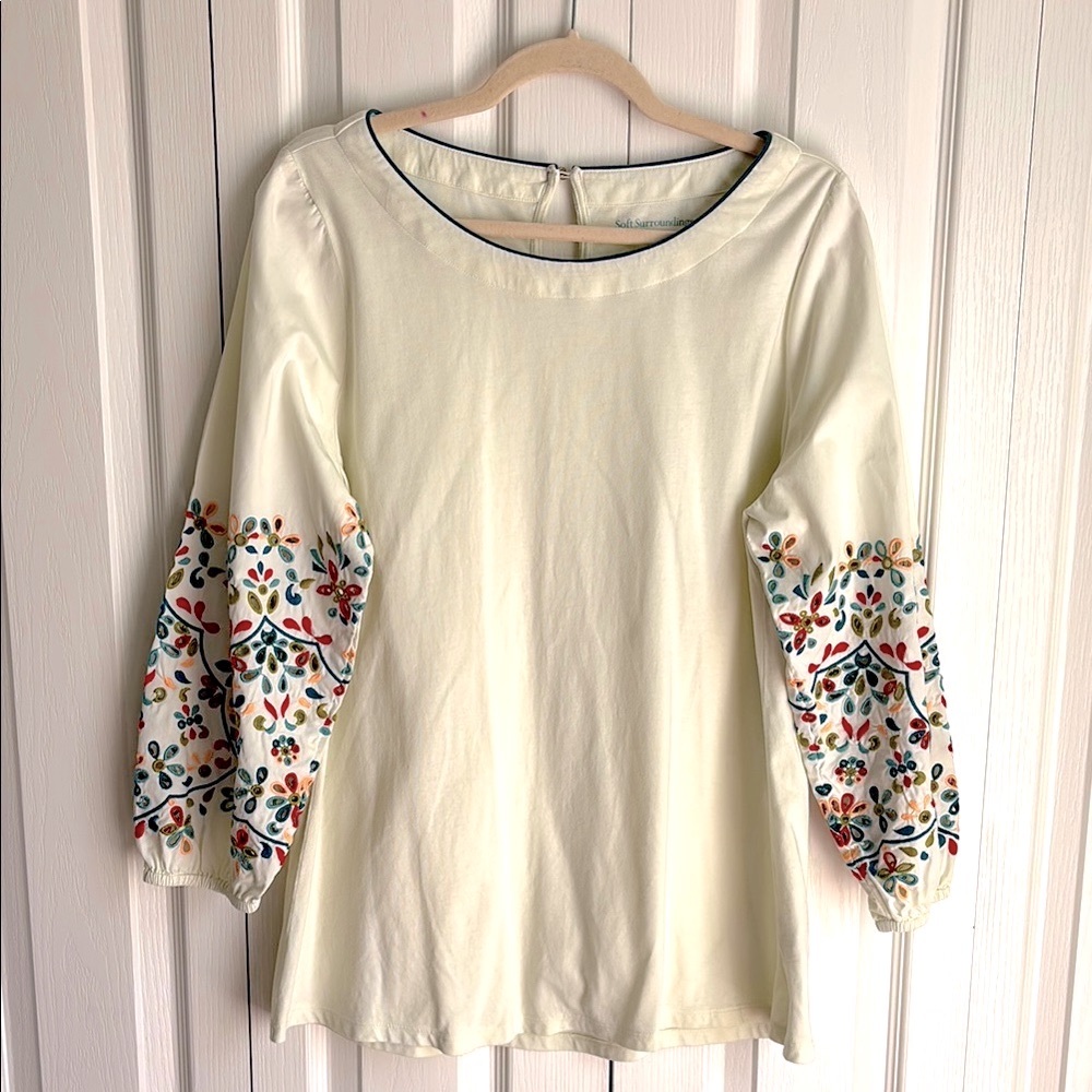Soft Surroundings Amiens Embroidered Balloon 3/4 Sleeve Swing Style Top. Size LG